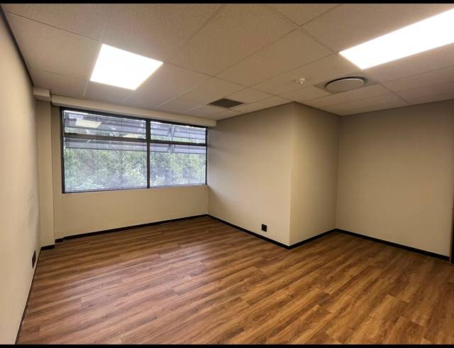 1,142M² OFFICE TO LET IN HAZELWOOD